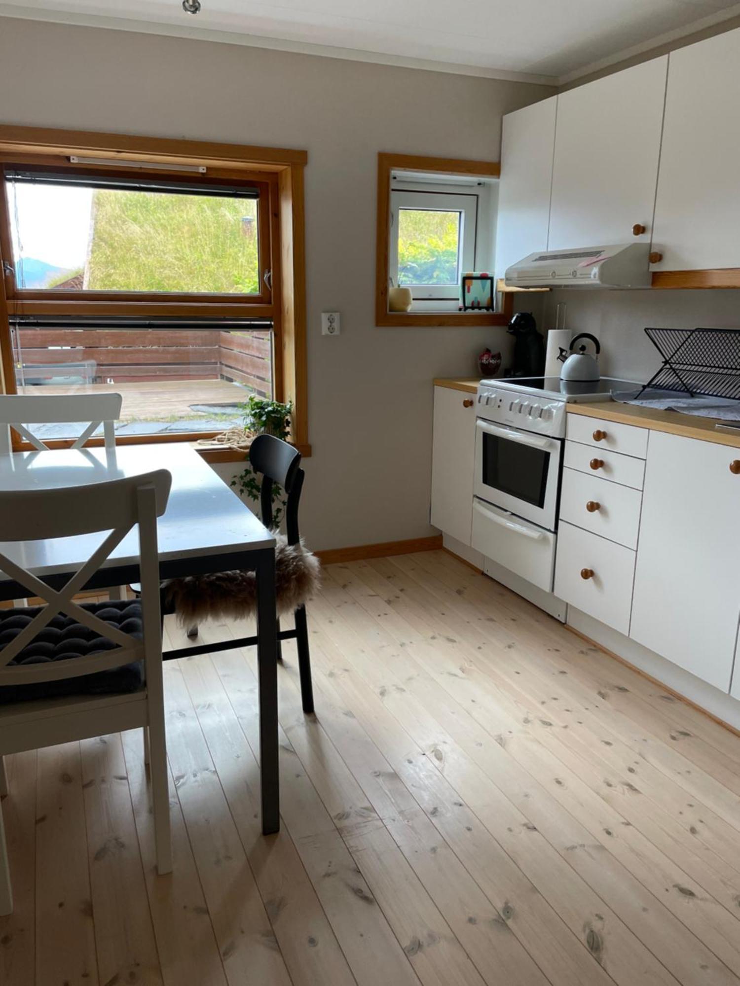 Lejlighed Koselig Kjellerleilighet